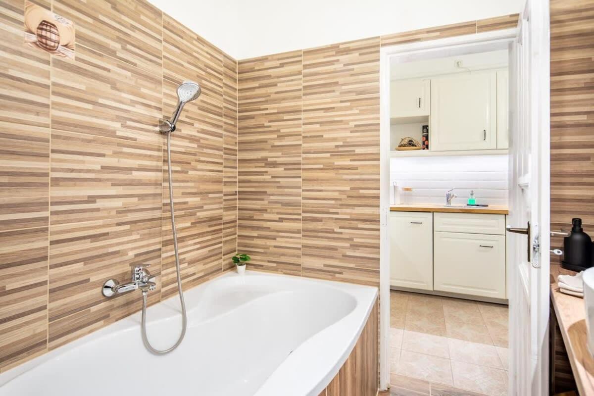 Convenient Apartment At Gastro Driven Location Βουδαπέστη Εξωτερικό φωτογραφία